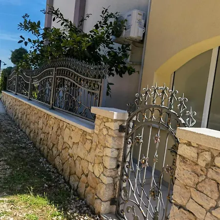 Annie Rogoznica (Sibenik-Knin)