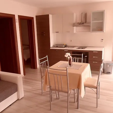 Annie Apartment