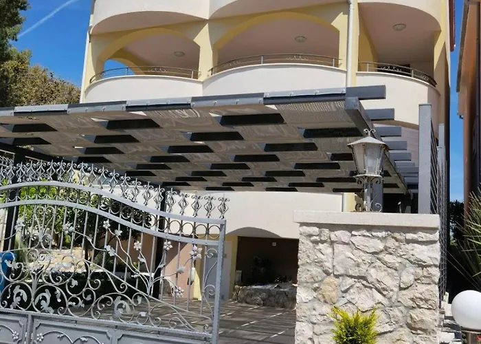 Annie Apartman Rogoznica